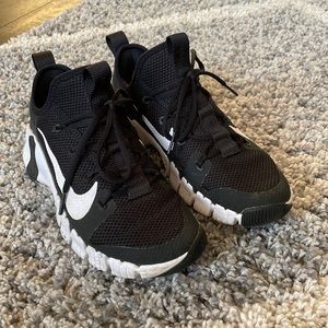 Nike Metcon Free - gently used.